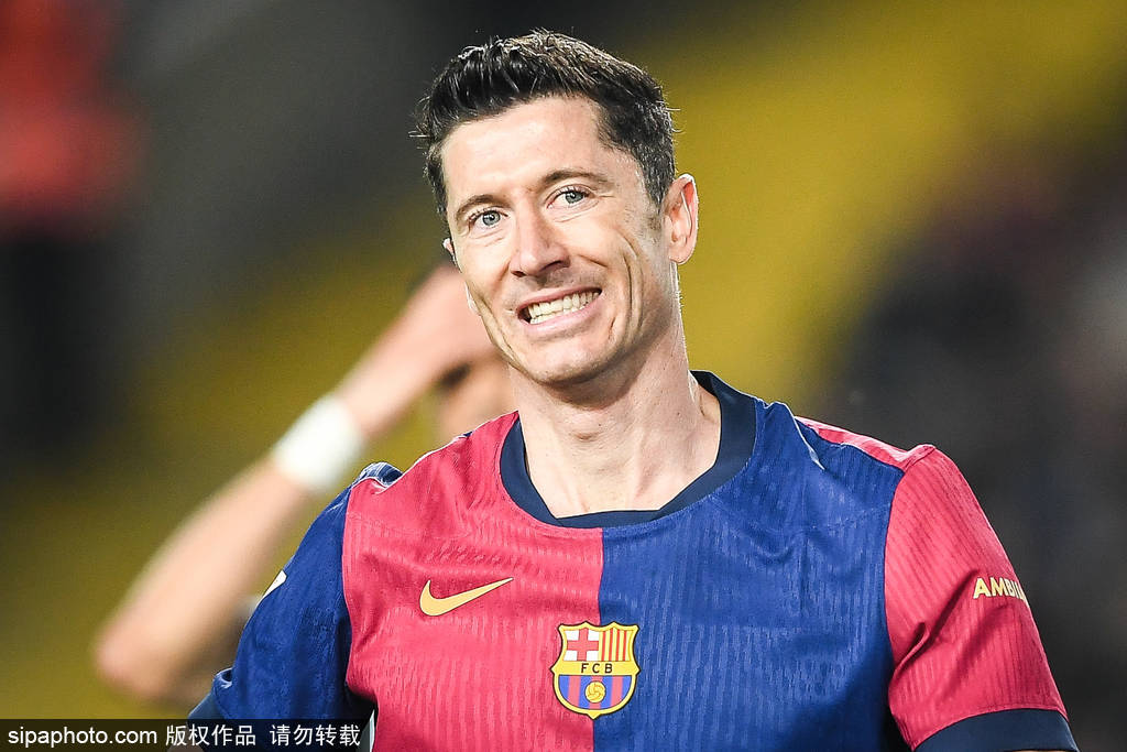 巴萨后卫表现抢眼，获得联赛最佳球员评选的简单介绍