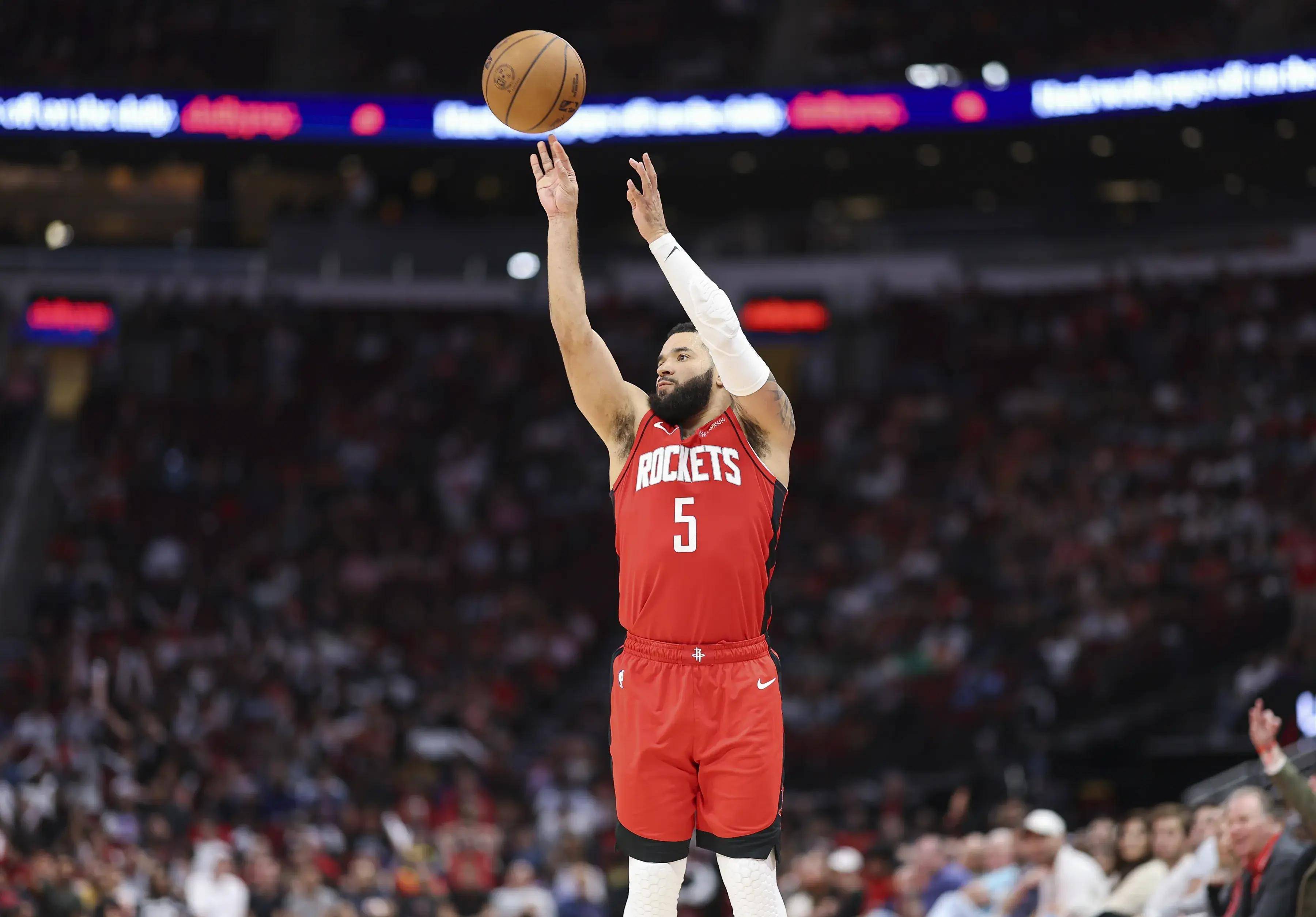 火箭新秀突破表现，成为球队焦点