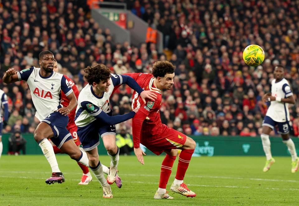 热刺抢分实现突破，欧冠奋力追逐的简单介绍