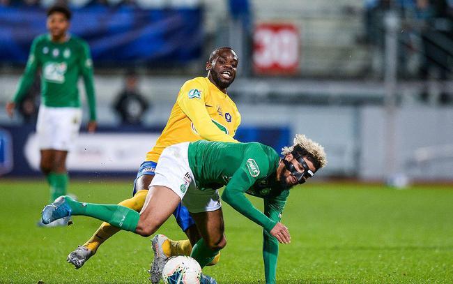 瓦朗谢纳客场不敌，遭遇领先优势缩小的简单介绍