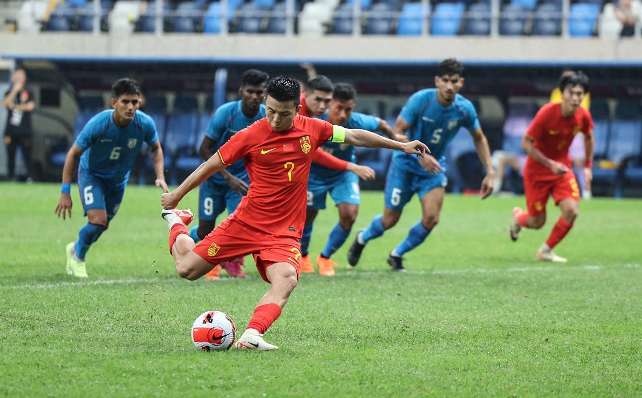 中国足球队在国际赛事中获得胜利