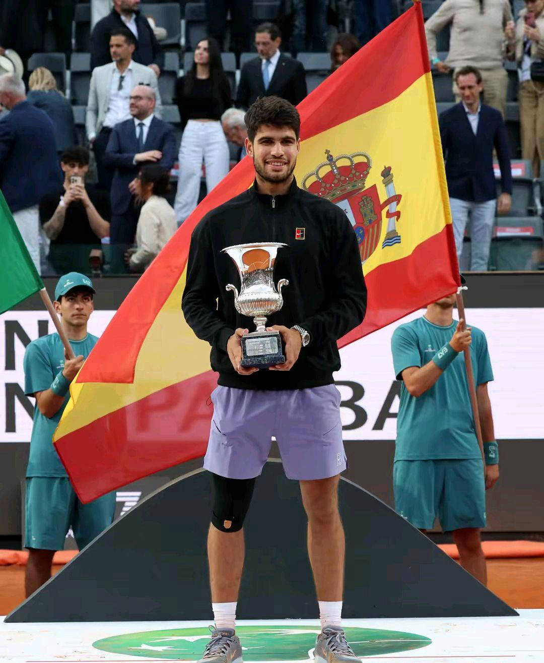 包含汉堡狼堡比分告和，难分高下的词条