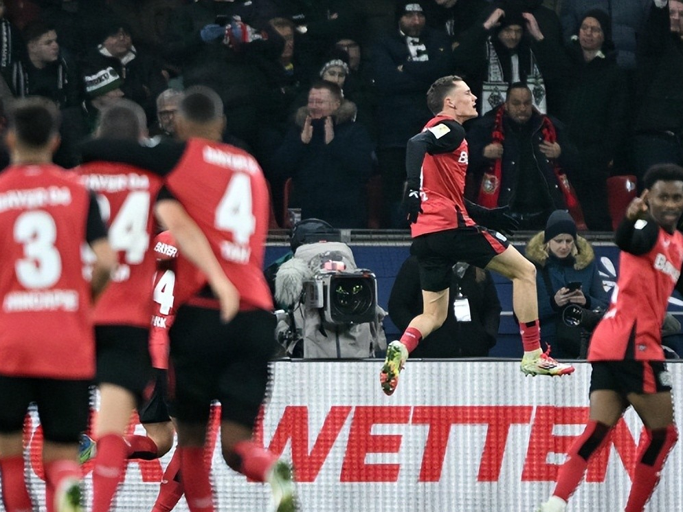 勒沃库森队前锋连场神奇绝杀破门的简单介绍