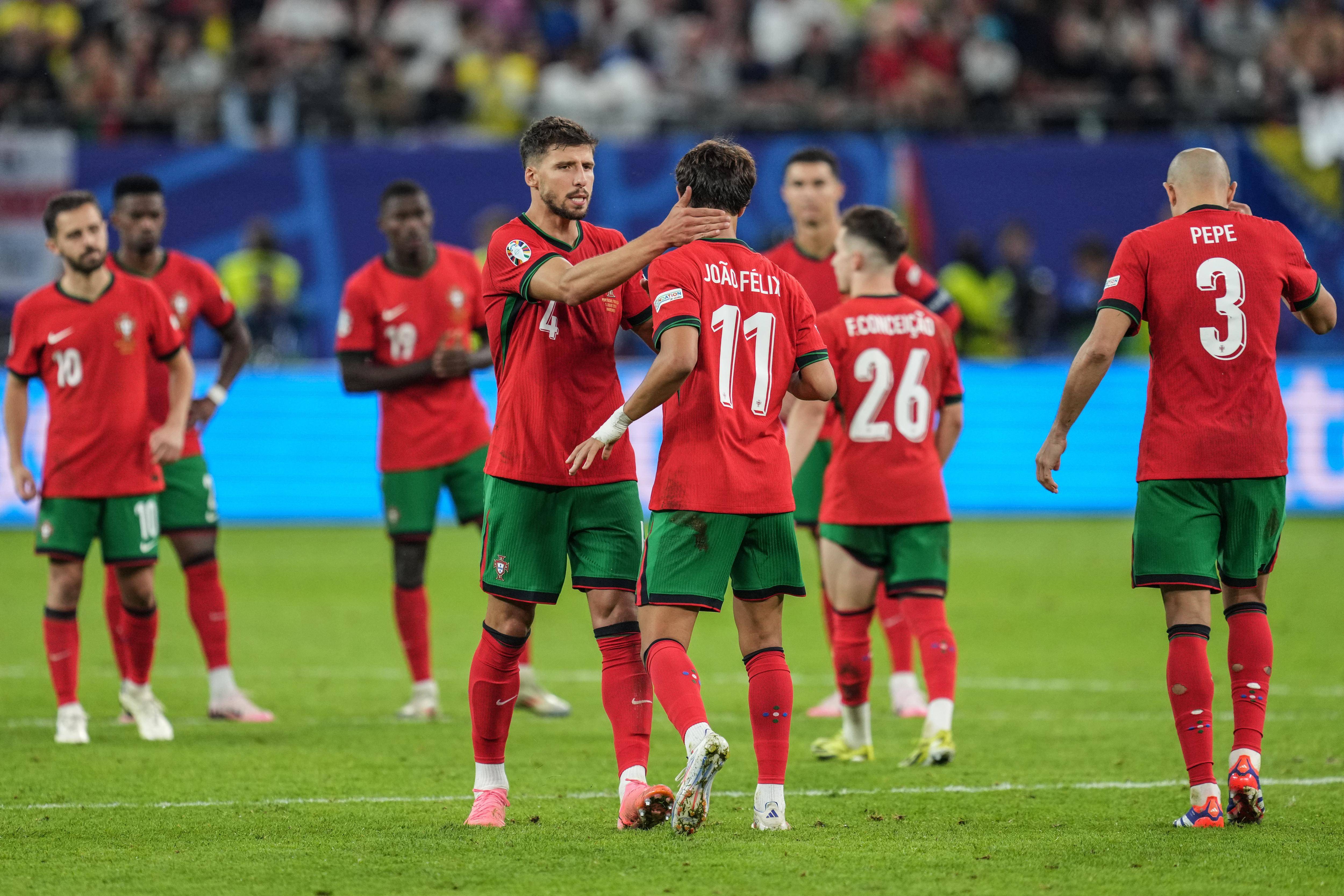 包含法国女足球员备战欧洲锦标赛实力超群的词条