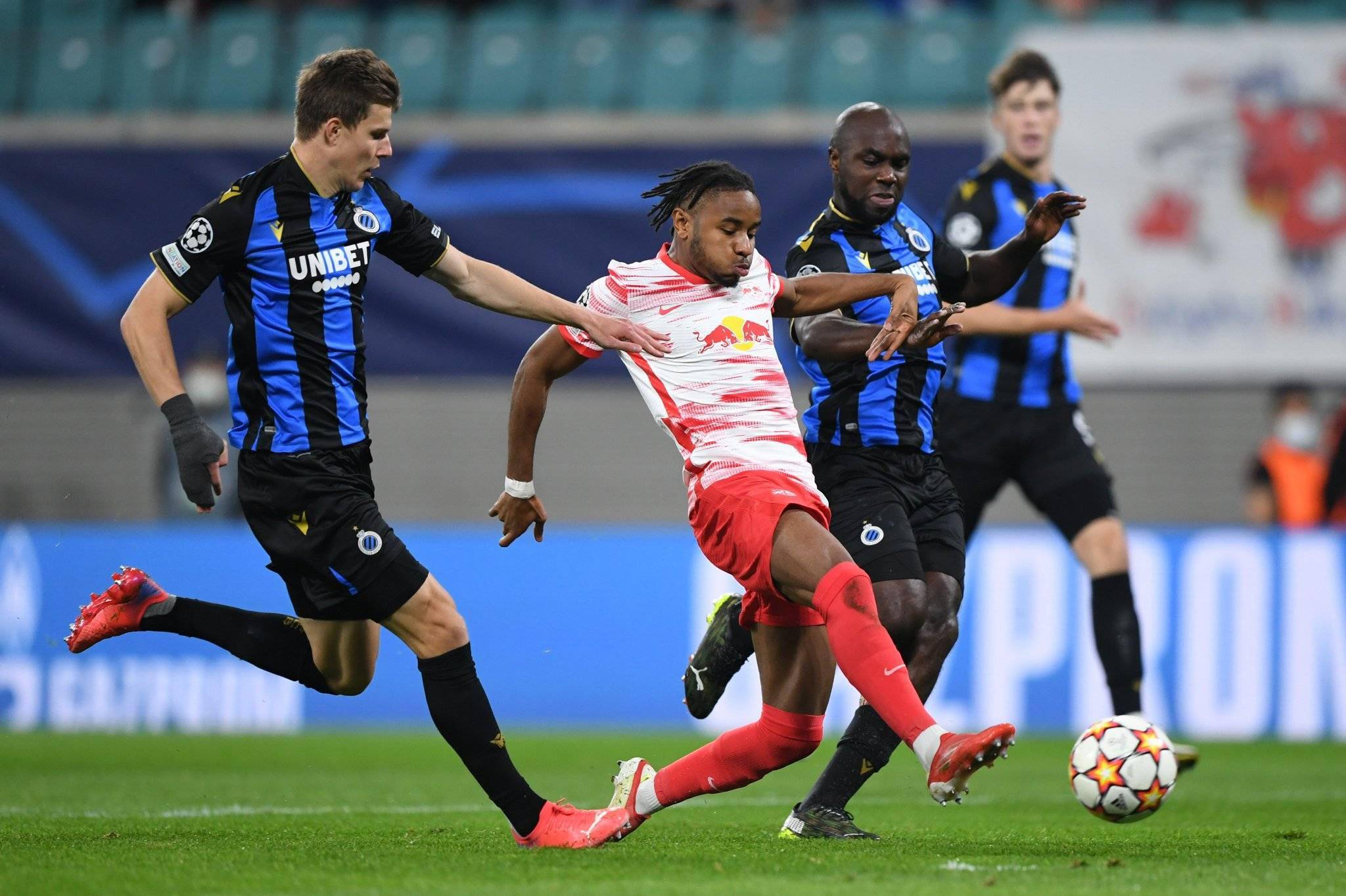 瓦朗谢纳客场惨败，遭遇连败