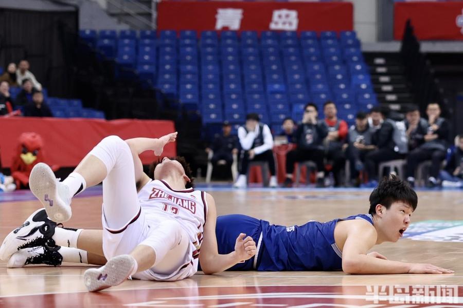 包含青岛男篮遭受吉林队逆转，遭遇两连败！的词条