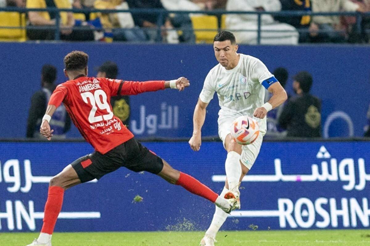 朴茨茅斯队近期在足球比赛中遥遥领先