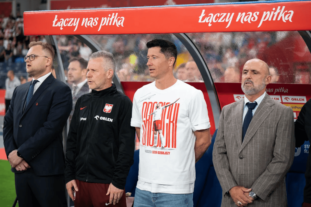 罗伯特·莱万多夫斯基领衔拜仁慕尼黑大胜汉堡的简单介绍