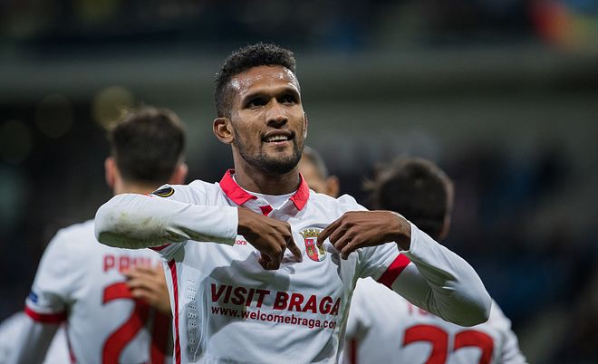 关于阿尔梅里亚主场遭遇惨败，连续不胜局面严峻的信息