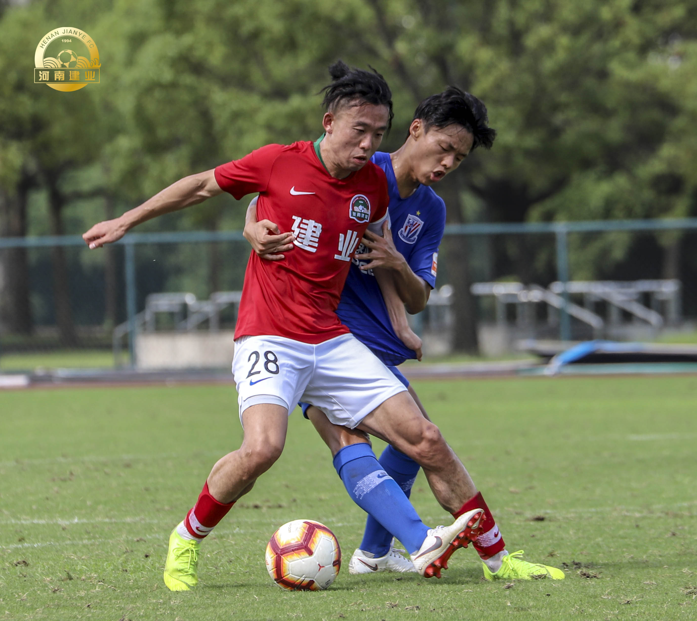 骏豪客场大胜建业，提升排名