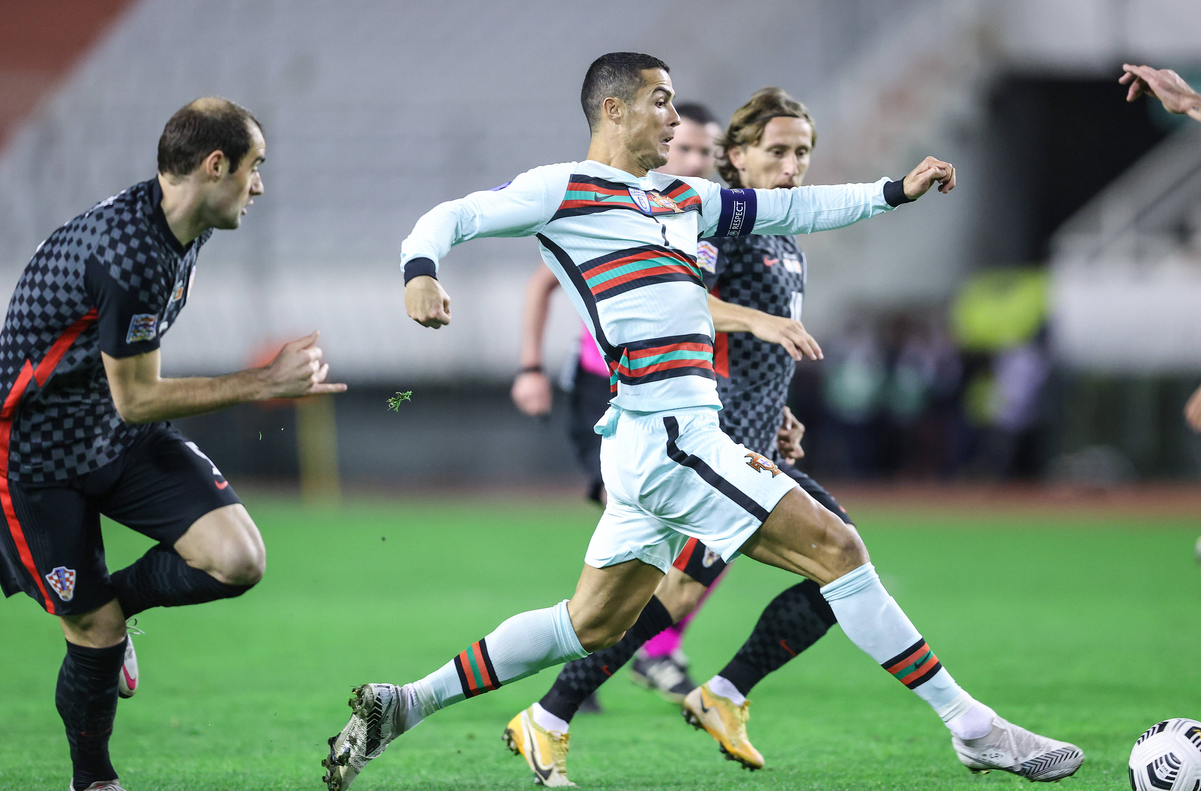 葡萄牙队逆袭法国，成功晋级欧国联附加赛