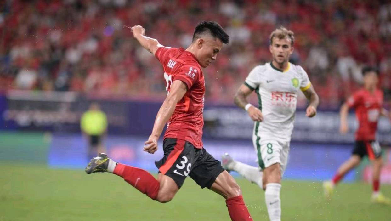 上海上港客场比不敌北京中赫国安,遭遇两连败 上海上港客场比不敌北京中赫国安,遭遇两连败