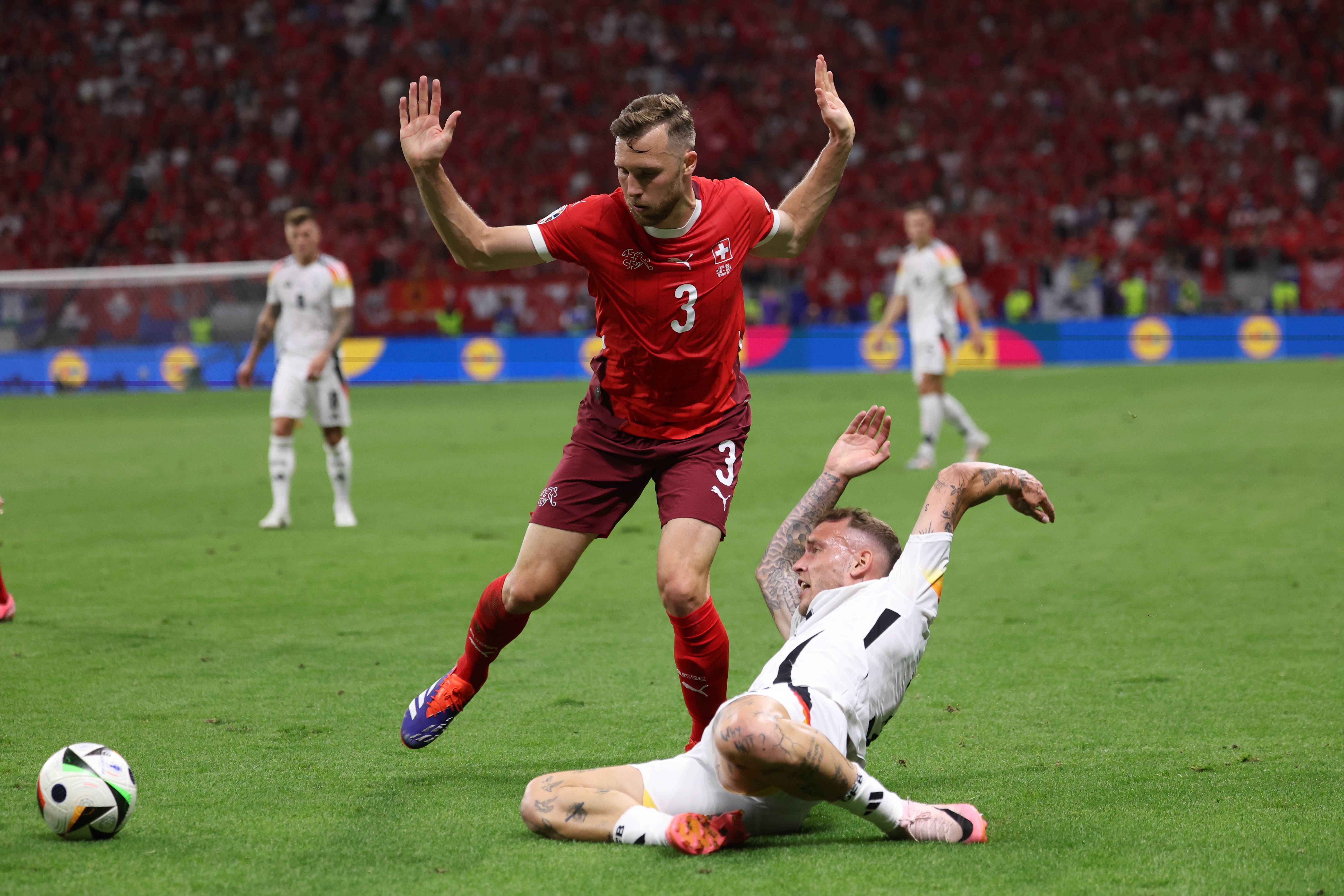 瑞士队在欧预赛中展现统治力,无往不胜! 瑞士队在欧预赛中展现统治力,无往不胜!