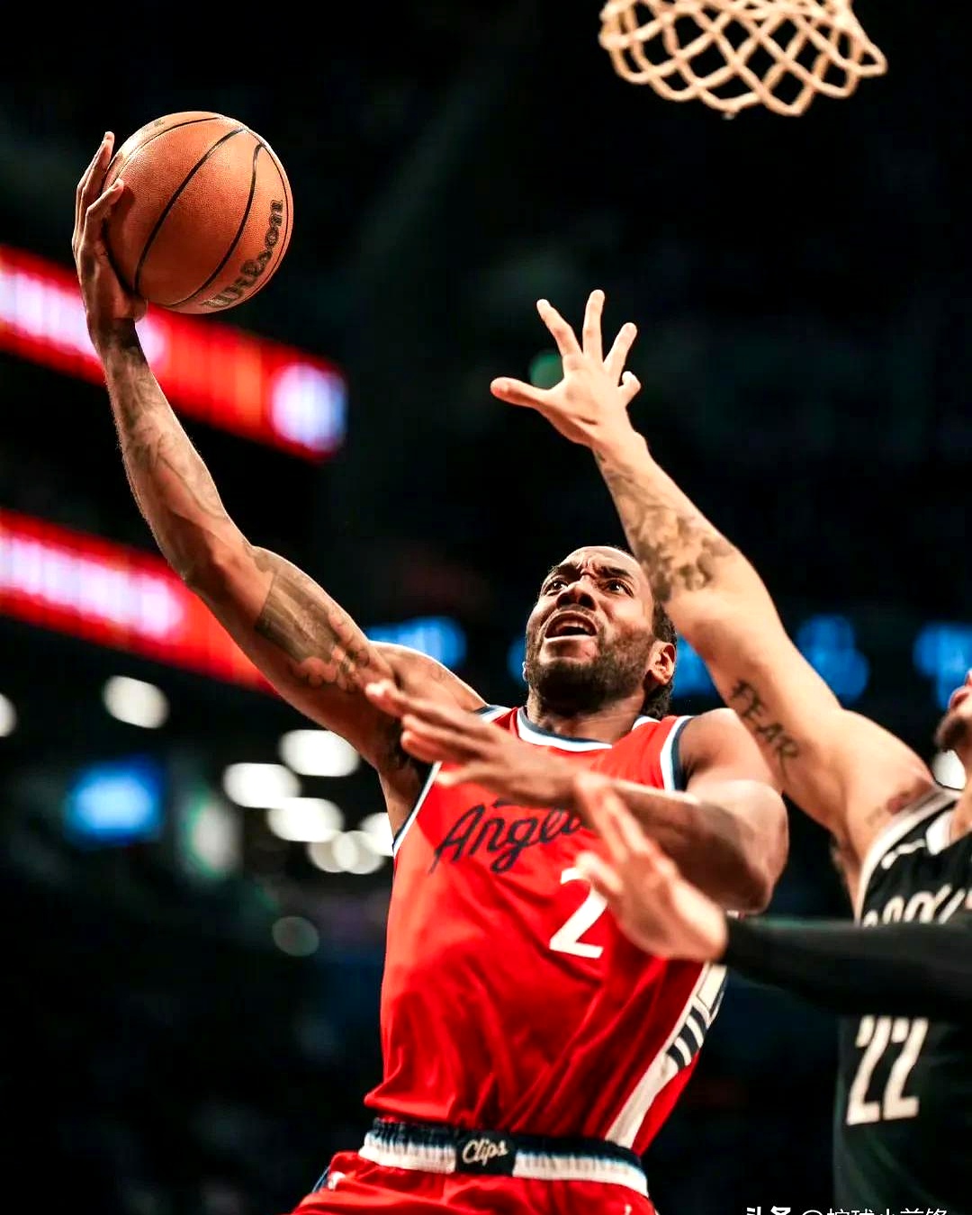 包含猛龙客场逆转活塞：伦纳德全场发威带队实现逆转的词条