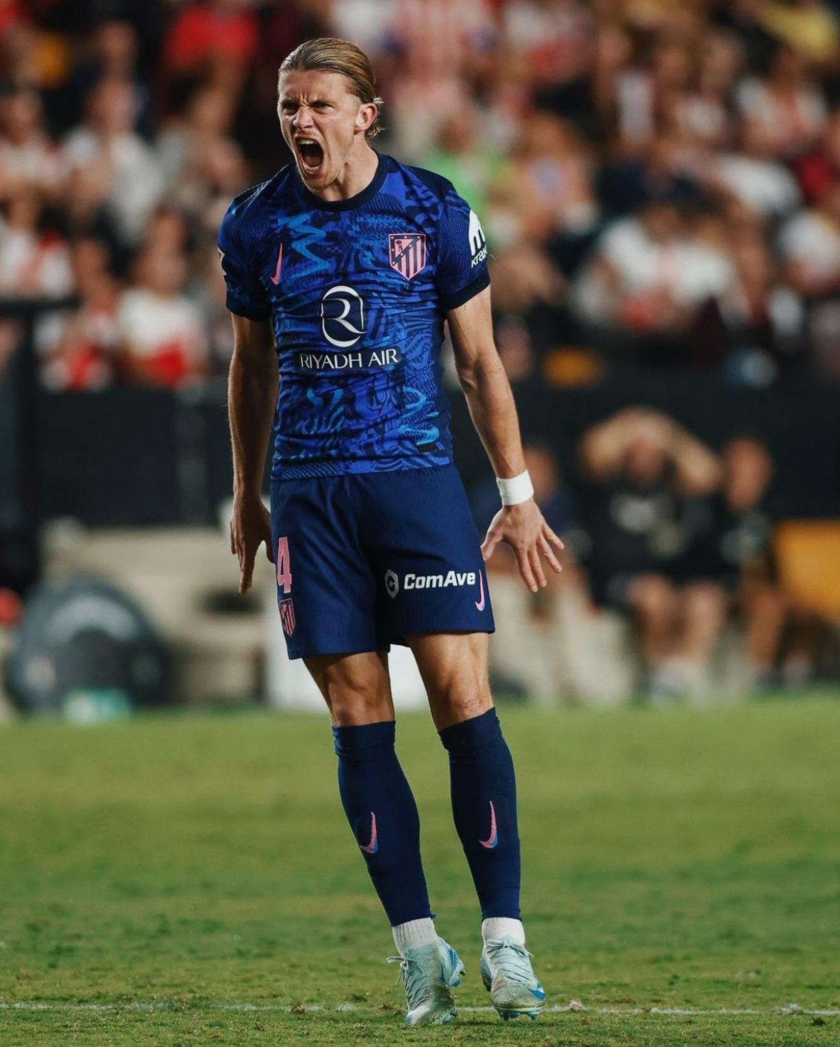 关于格拉纳达中场球员受伤，或将缺席下一场比赛的信息