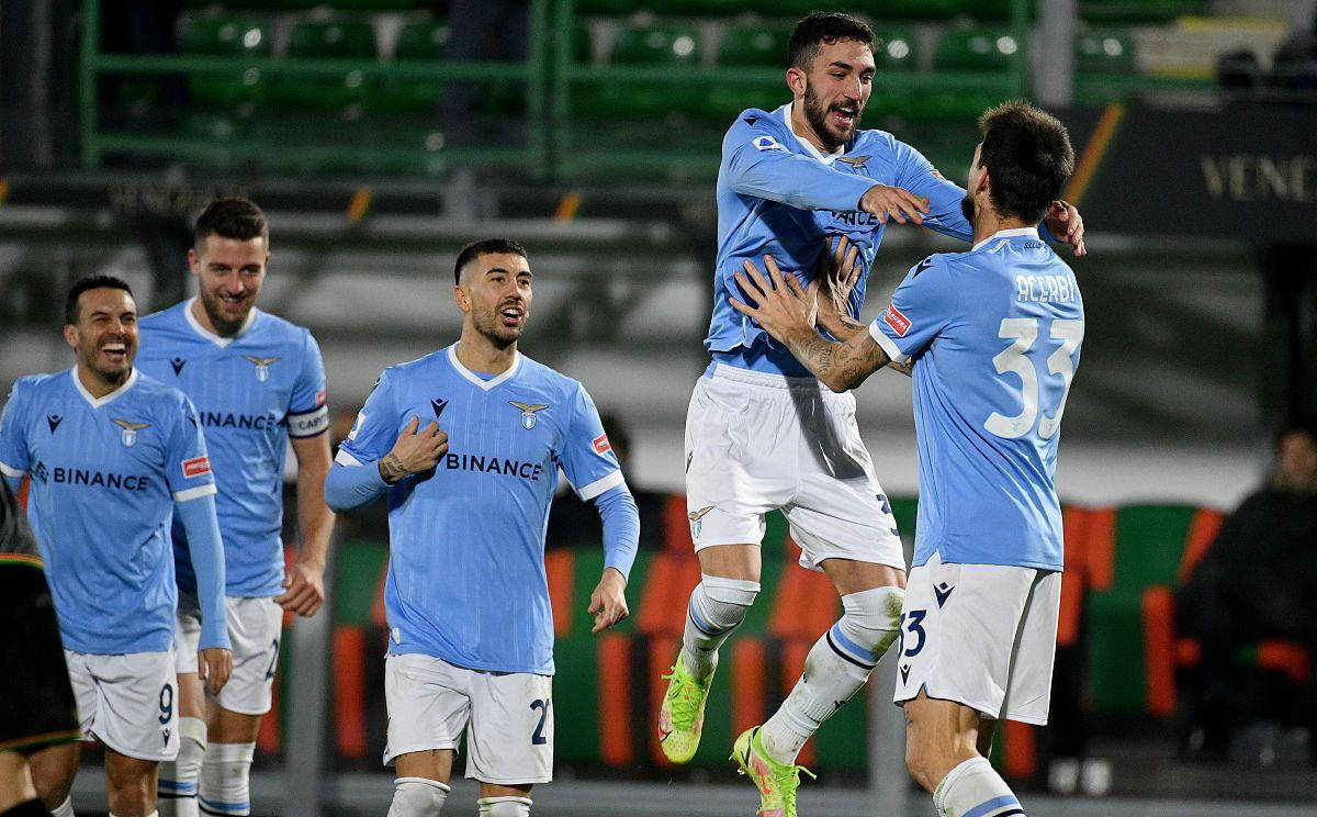 拉齐奥新援表现抢眼，助球队跻身前十的简单介绍