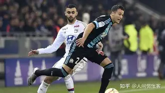 里昂球队遭遇困境后反弹，齐心协力的简单介绍