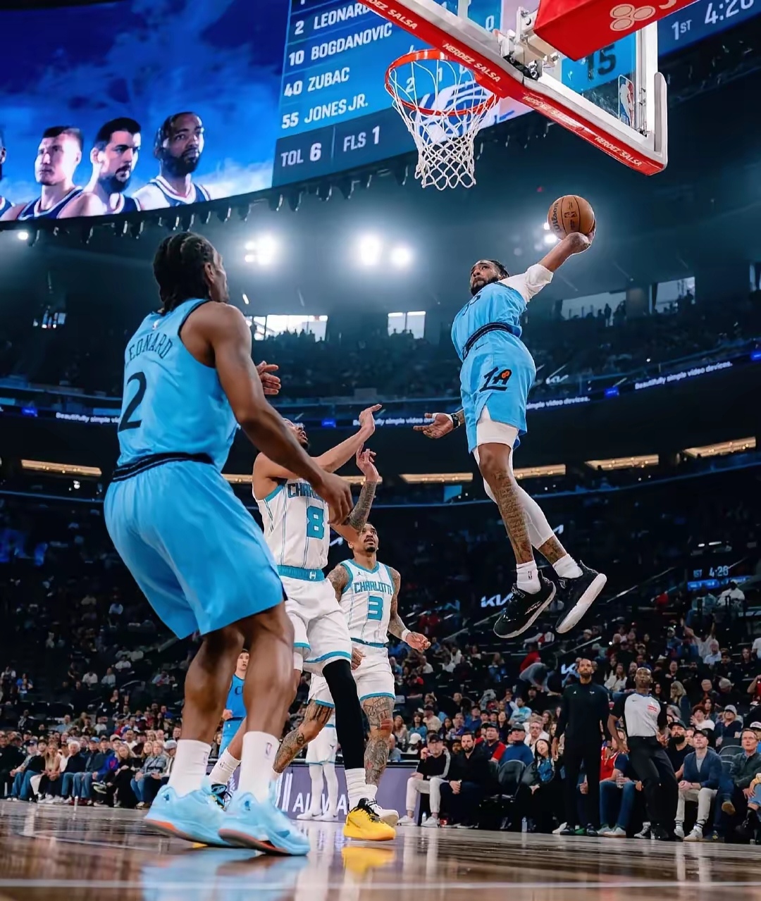 爵士队客场战胜快船队,取得关键胜利的简单介绍 爵士队客场战胜快船队,取得关键胜利的简单介绍