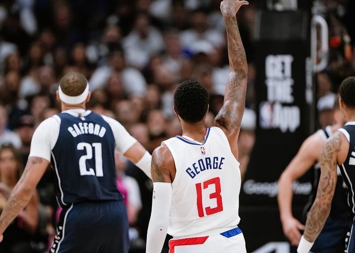 快船逆袭爵士，晋级西部半决赛