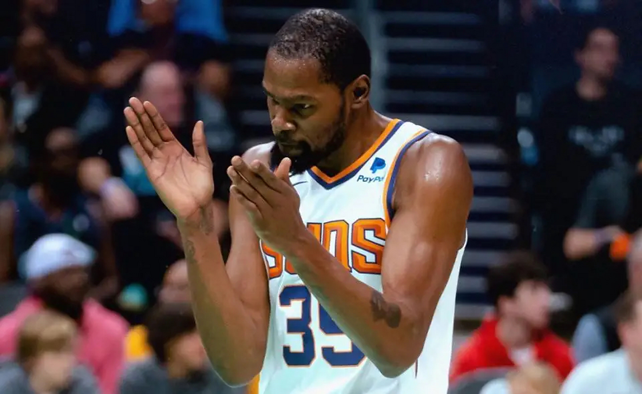 太阳队击败尼克斯，力挽狂澜