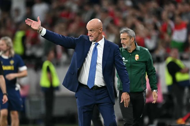 匈牙利队长领衔庆祝，表达对球队信心