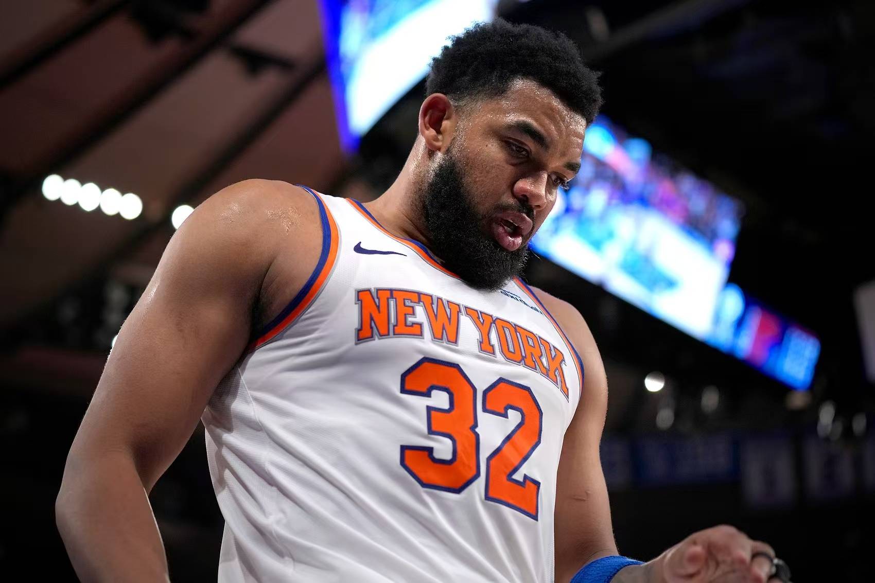 尼克斯逆转骑士,新秀表现亮眼 尼克斯逆转骑士,新秀表现亮眼