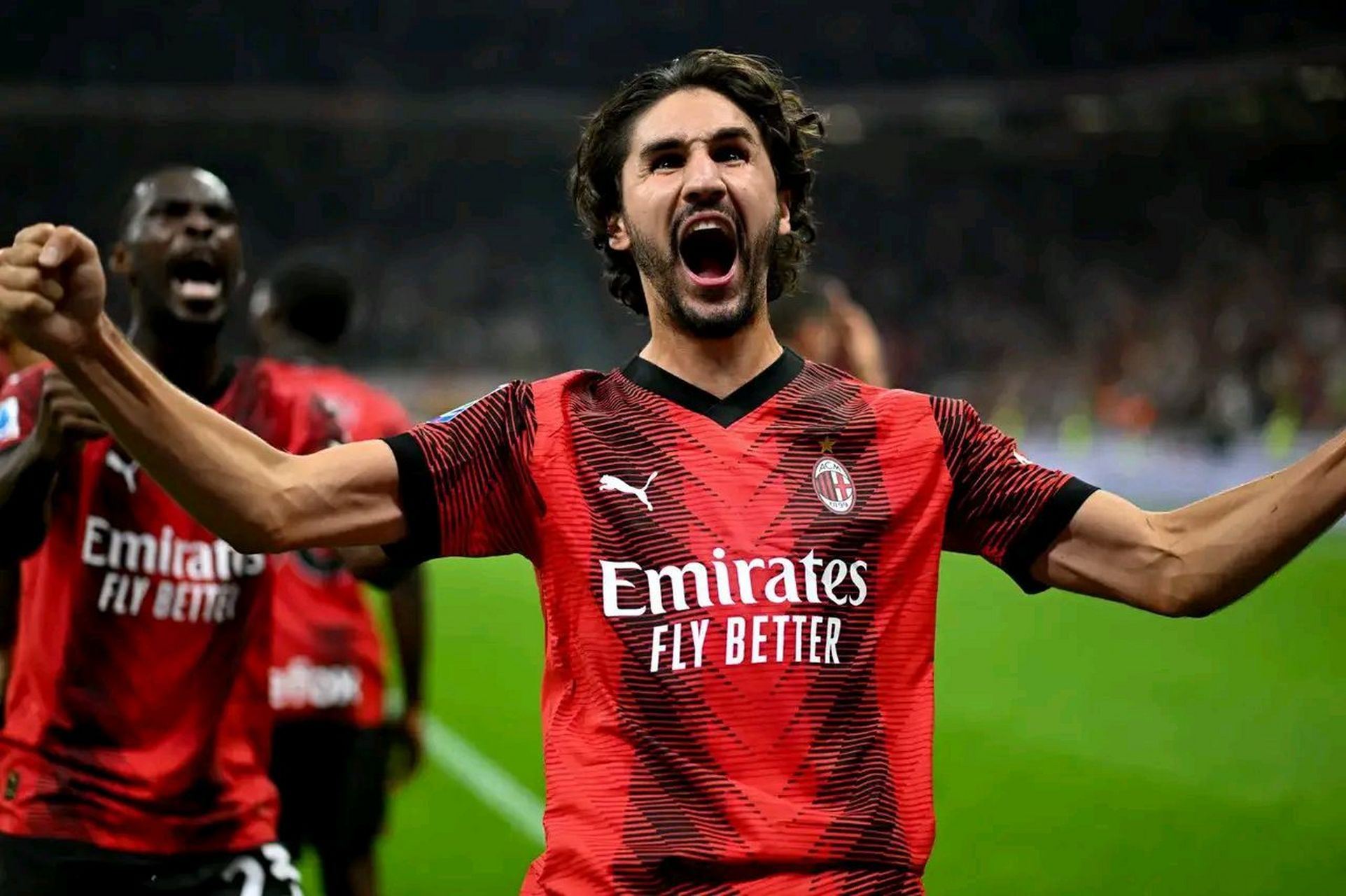 AC米兰逆转绝杀拉齐奥，延续不败纪录