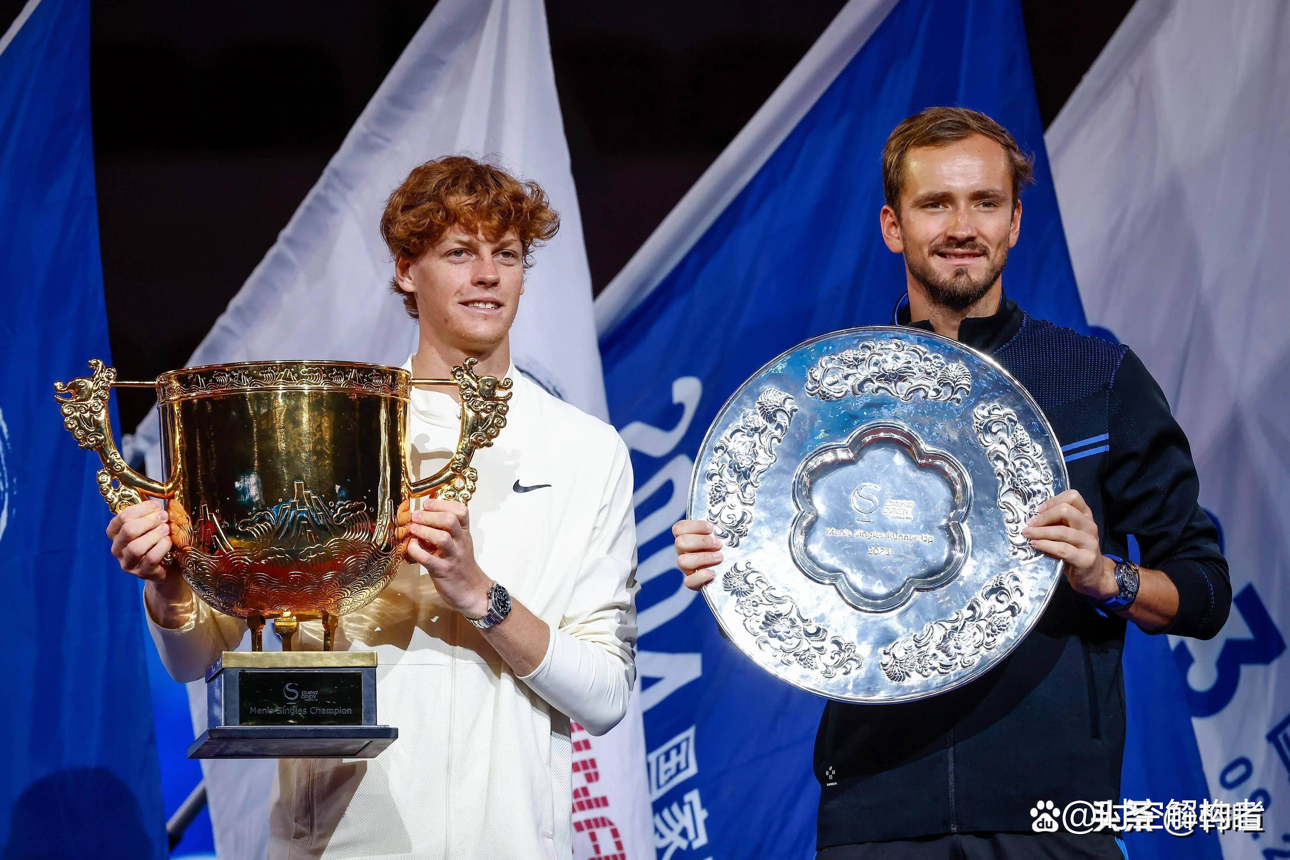 年终总决赛碾压戴维斯杯，梅德韦杰夫点燃赛场