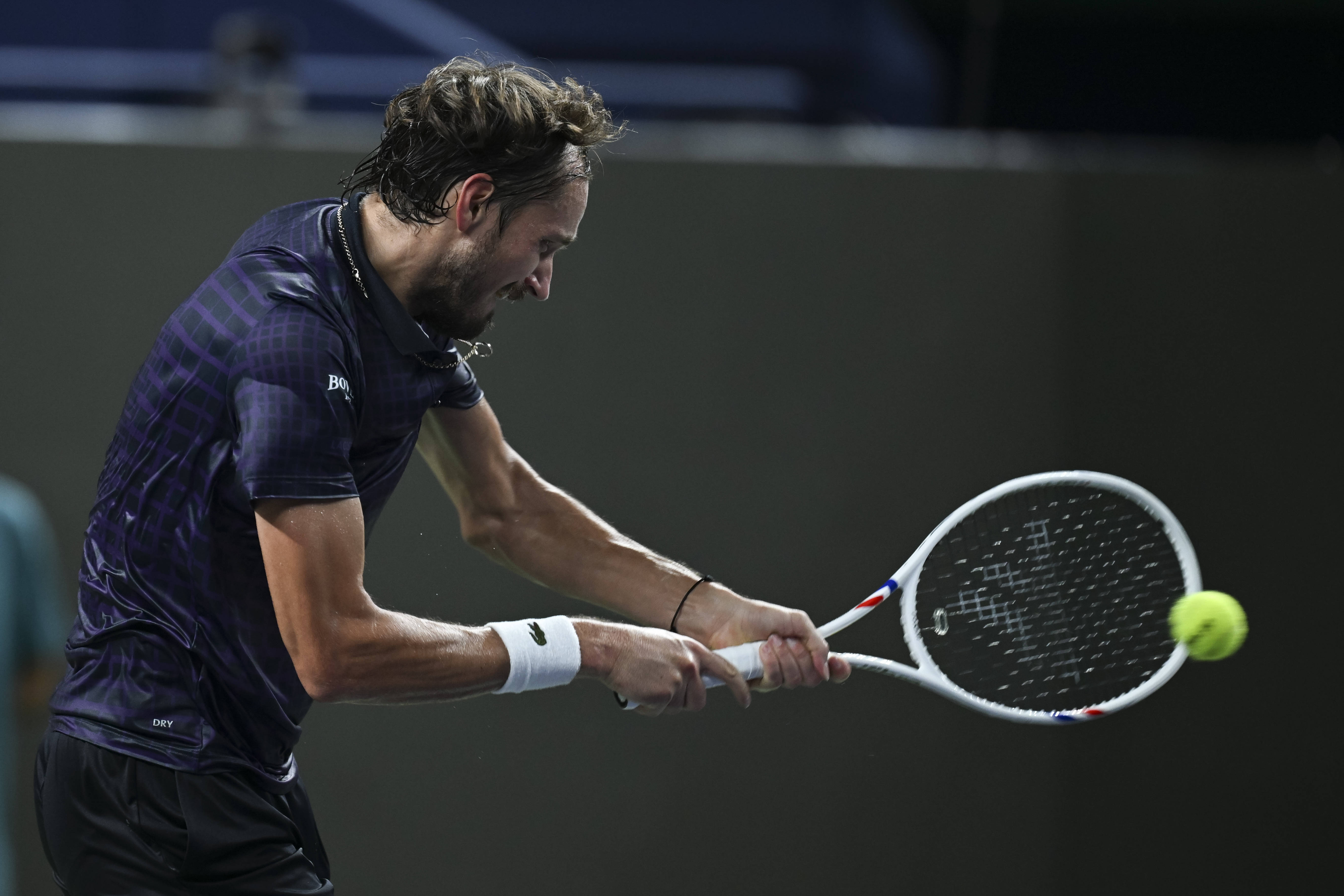 年终总决赛碾压戴维斯杯，梅德韦杰夫点燃赛场