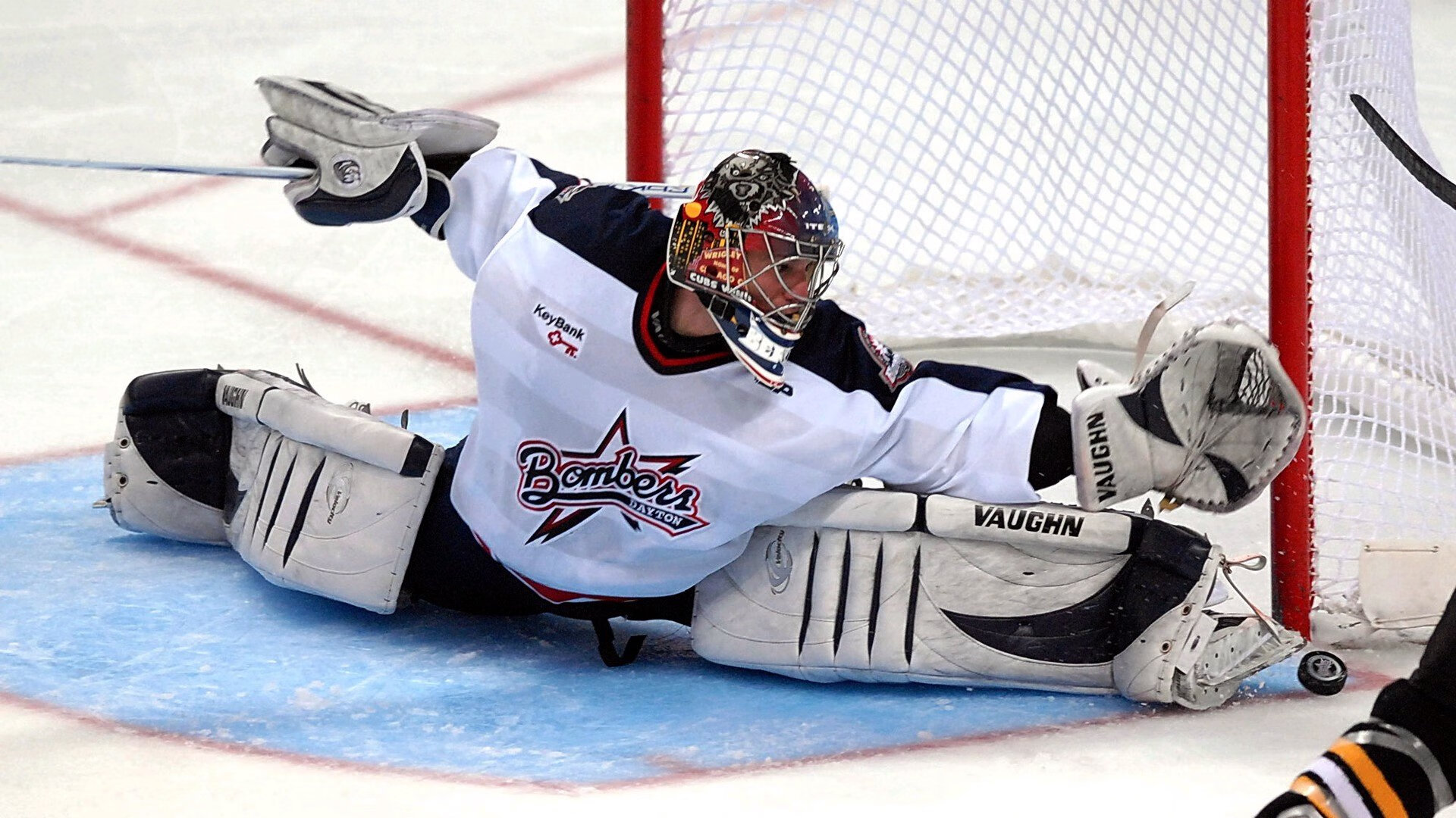 赛道与球场，速度的哲学与耐心的艺术